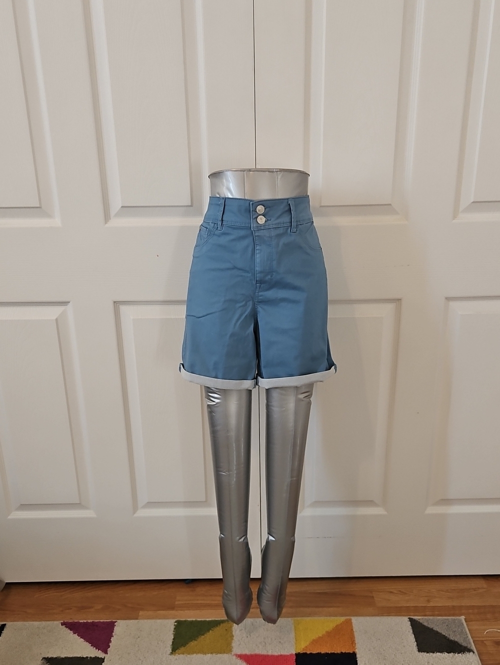 Curve Appeal Women's High-Waist Cuffed Blue Shorts Size 10/30